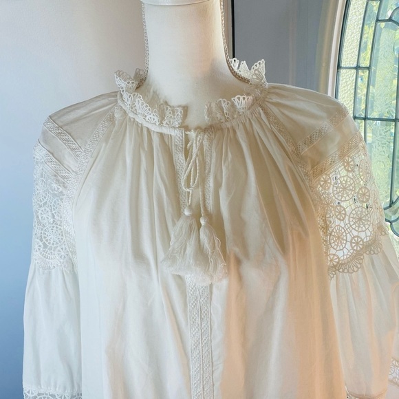 En Saison White Lace Long Sleeve Blouse SKU0662 - Picture 2 of 9